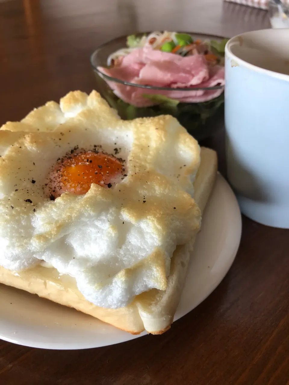 Snapdishの料理写真:4/30の朝食　メレンゲトースト|yoneさん