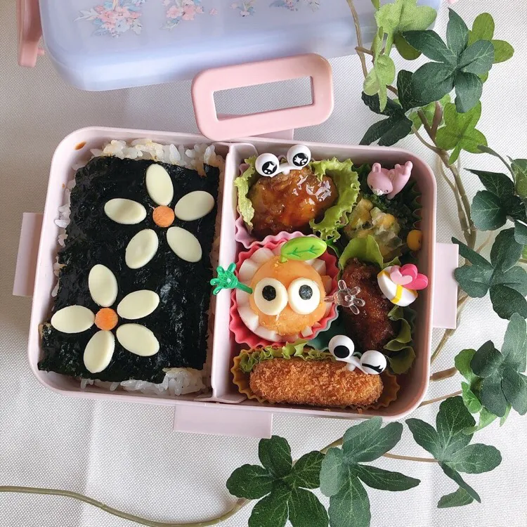 5/1❤︎娘のお昼休み海苔弁当❤︎
今日から5月…🍃朝からお日様が出て良いお天気ですね☀️
今月も宜しくお願いします🌼|Makinsさん