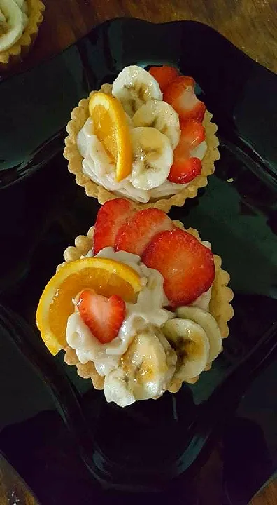 Snapdishの料理写真:les tartes aux fruits 💪|samia latrousさん