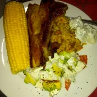 Snapdishの料理写真:Corn, meat and salad|Kimさん