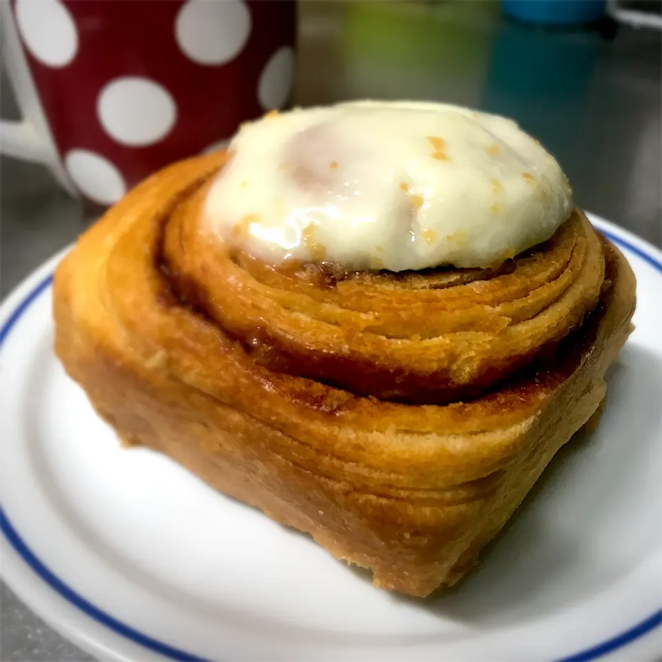 カルディの冷凍シナモンロール|ごるびーさん