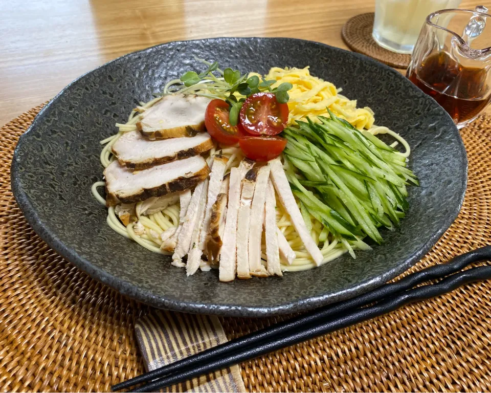 Snapdishの料理写真:本日から冷麺はじめましたー😄|sakurakoさん