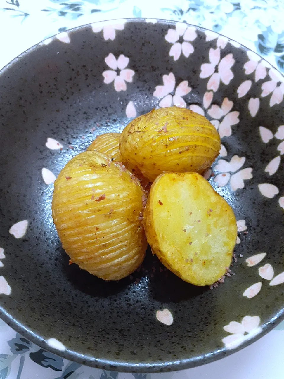 🔷鶏油(ちーゆ)で新じゃが🥔素揚げ🔷|@きなこさん