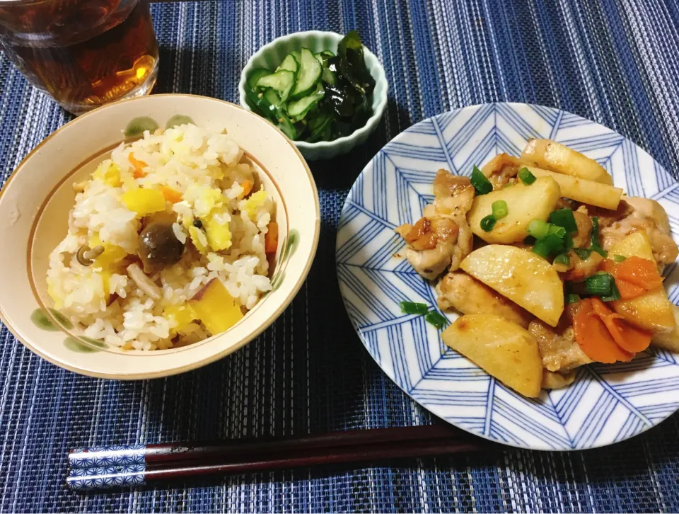 鶏肉と長芋のバター醤油　さつまいもときのこの炊き込みご飯　きゅうりとわかめの酢の物|ちぐあささん