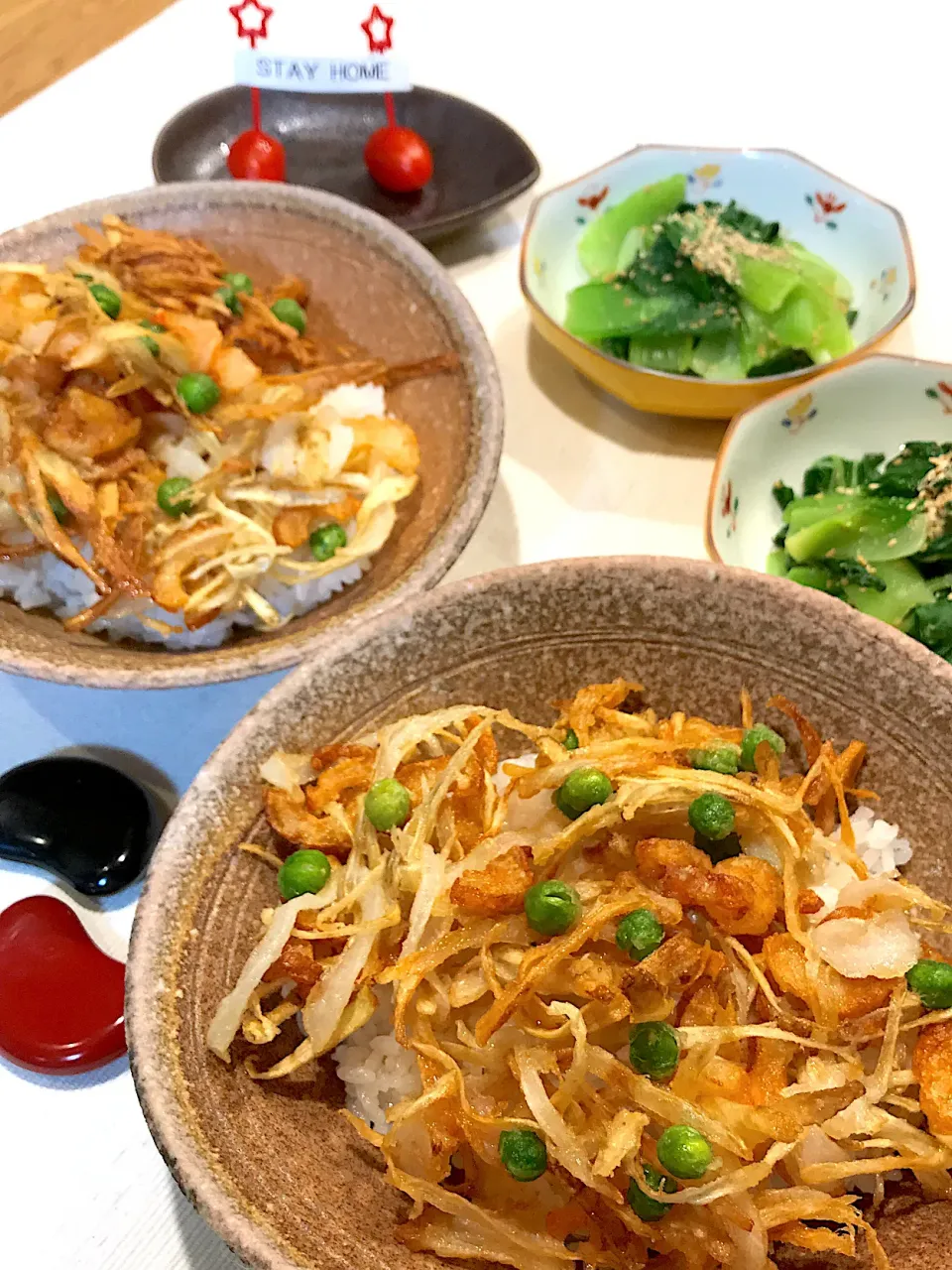 むきエビのかき揚げ丼、青梗菜🥬のごま和え|yukinnkoさん