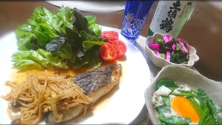 鰆のムニエル🐟
     キノコのバターソース✴️

 絹さやの卵 ぽっとん✨
 ワカメときゅうりの酢の物|びせんさん