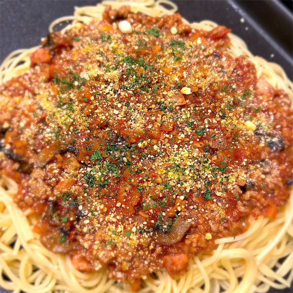 チーズたっぷりミートソース🍝|Yoshiko Iさん