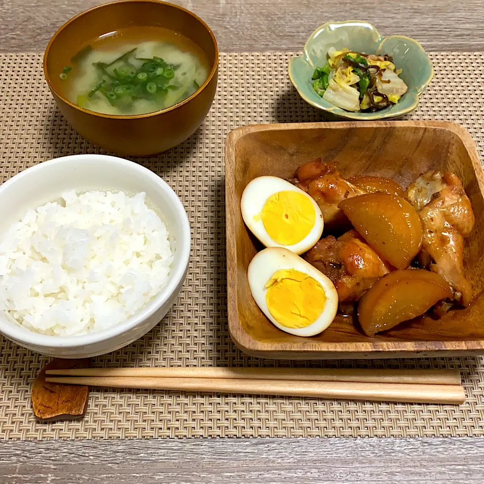 ご飯 鶏肉と大根のとろとろ煮 ねぎの味噌汁 無限白菜|m iさん