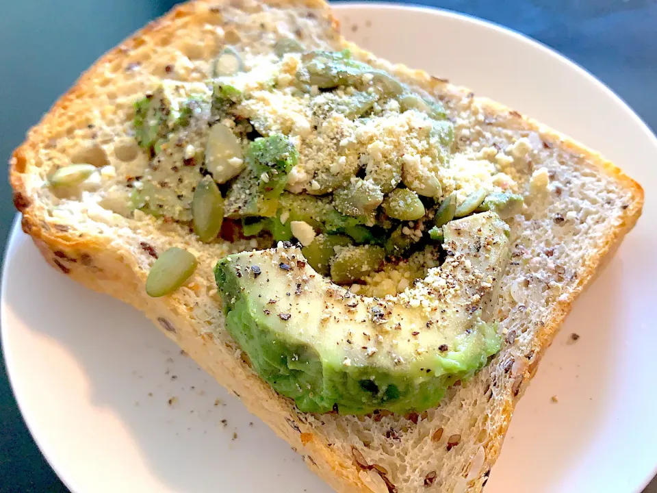 Avocado toast|Nariさん