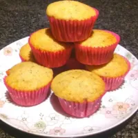 Snapdishの料理写真:Lemon & ginger cupcakes|WannaBeChefさん