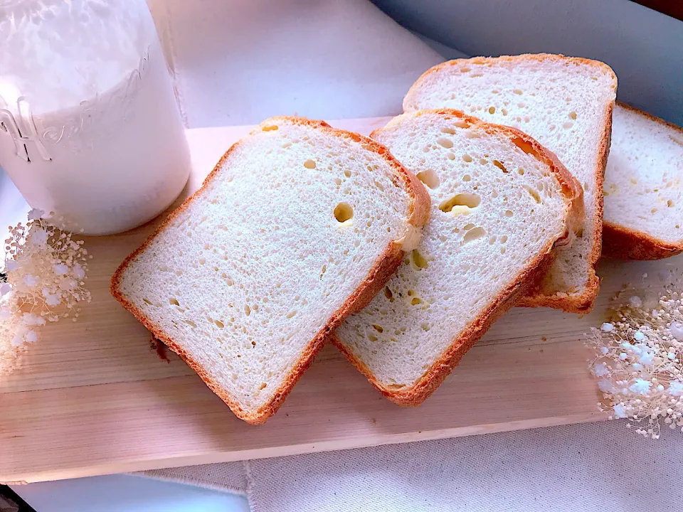 甘酒酵母でチーズ食パン🍞🧀|めぐぐさん