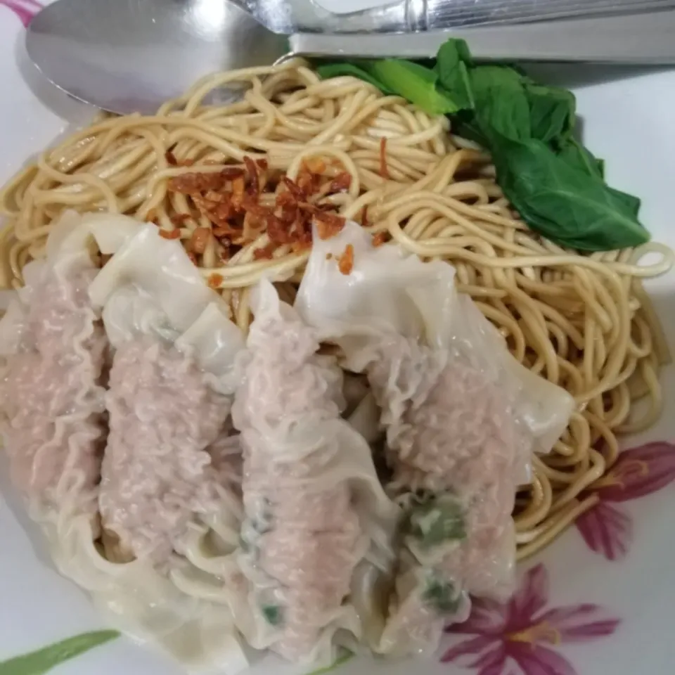 Snapdishの料理写真:Kampua mee wif wonton..|AlingNgさん