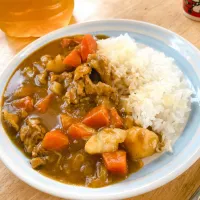 じっくり煮込んだチーズインカレー🍛|しろまるさん