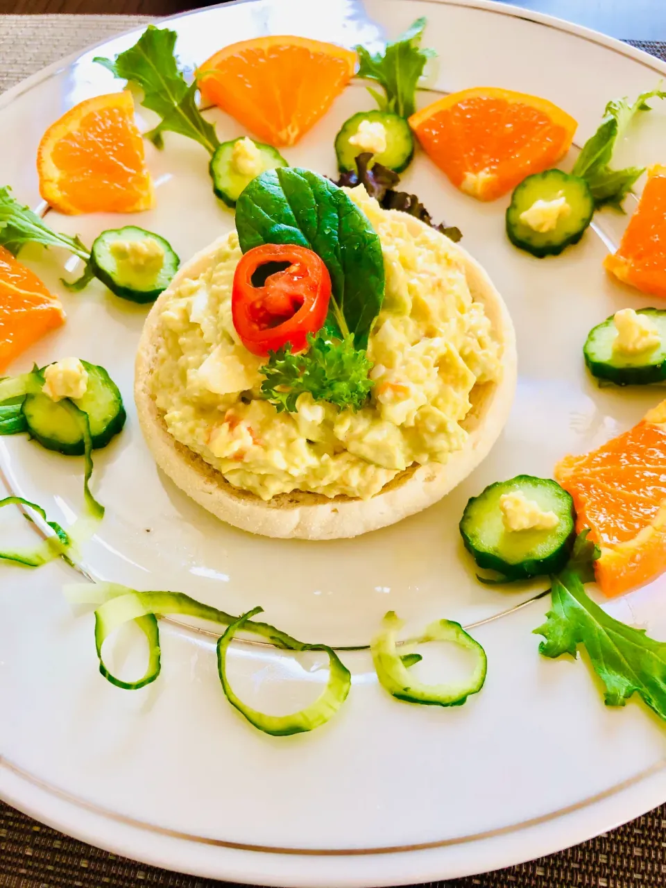 ☆イングリッシュマフィンのオープンサンド☆今日のブランチ|笙　みかんさん