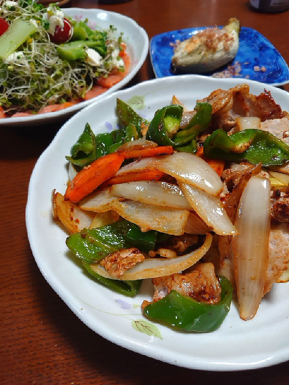 回鍋肉
焼き茄子
スモークサーモンサラダ|ぱやさん