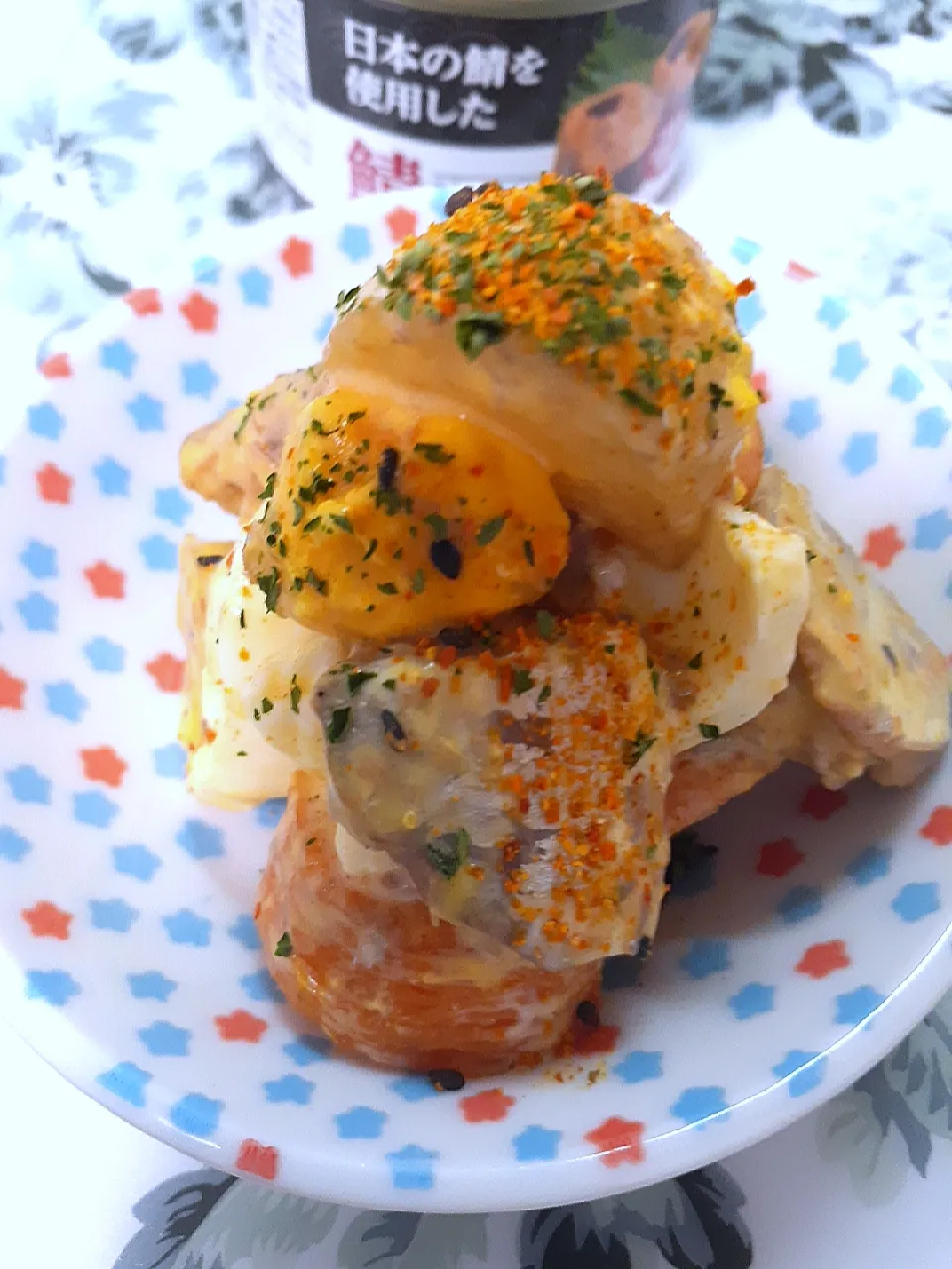 🔷鶏油(ちーゆ)で素揚げした🥕🥔野菜と鯖味噌煮缶のおかずになる卵🐣🥔🥔ポテサラ🔷|@きなこさん