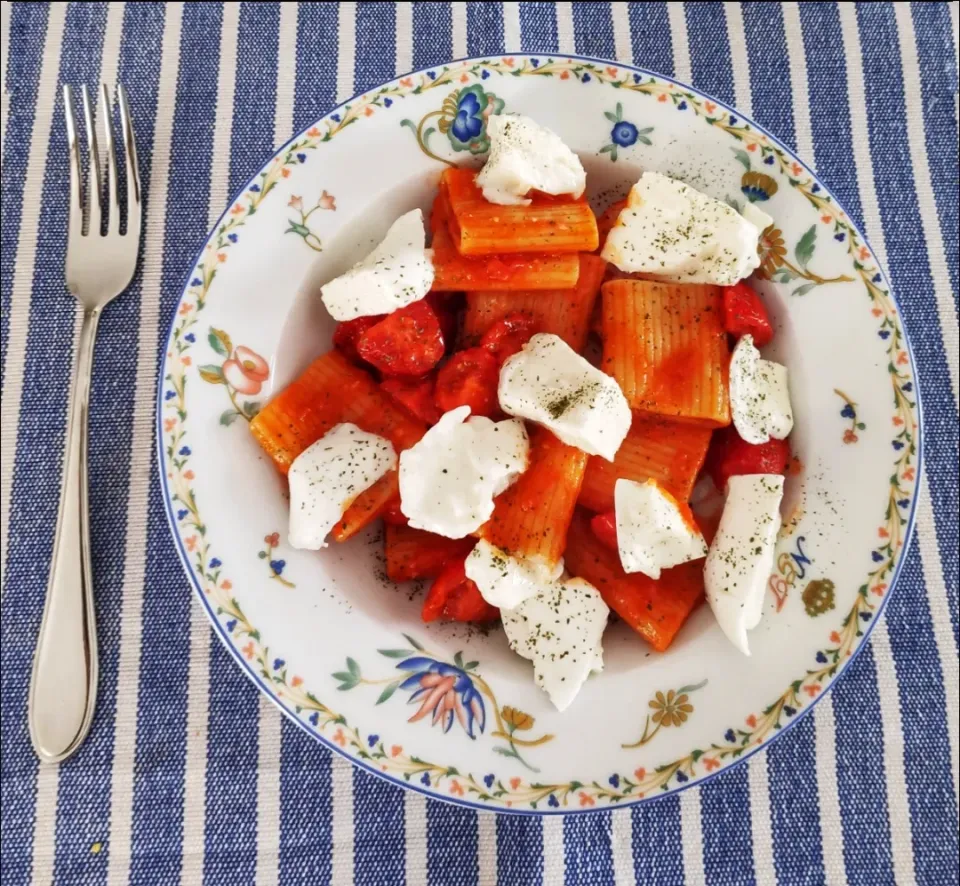 Paccheri with mozzarella and tomatoes|Ery_05さん