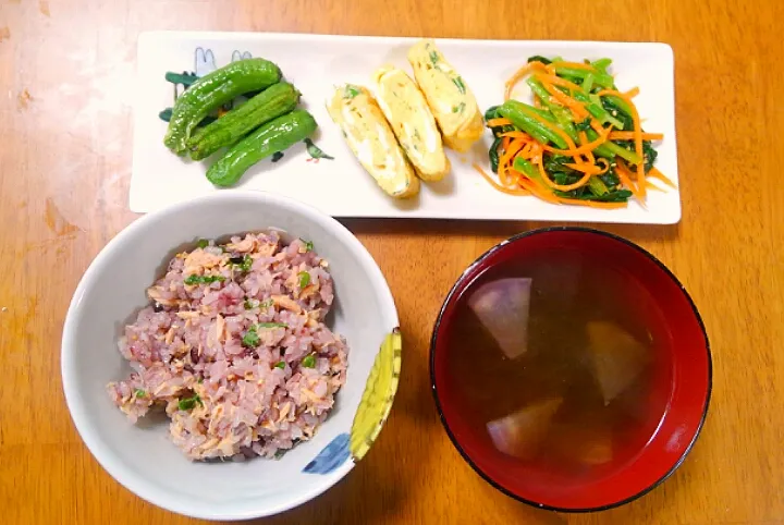 ４月２１日　ツナと大葉の混ぜご飯　ししとう　だし巻きたまご　ほうれん草のナムル　紫大根ととろろ昆布のお吸い物|いもこ。さん