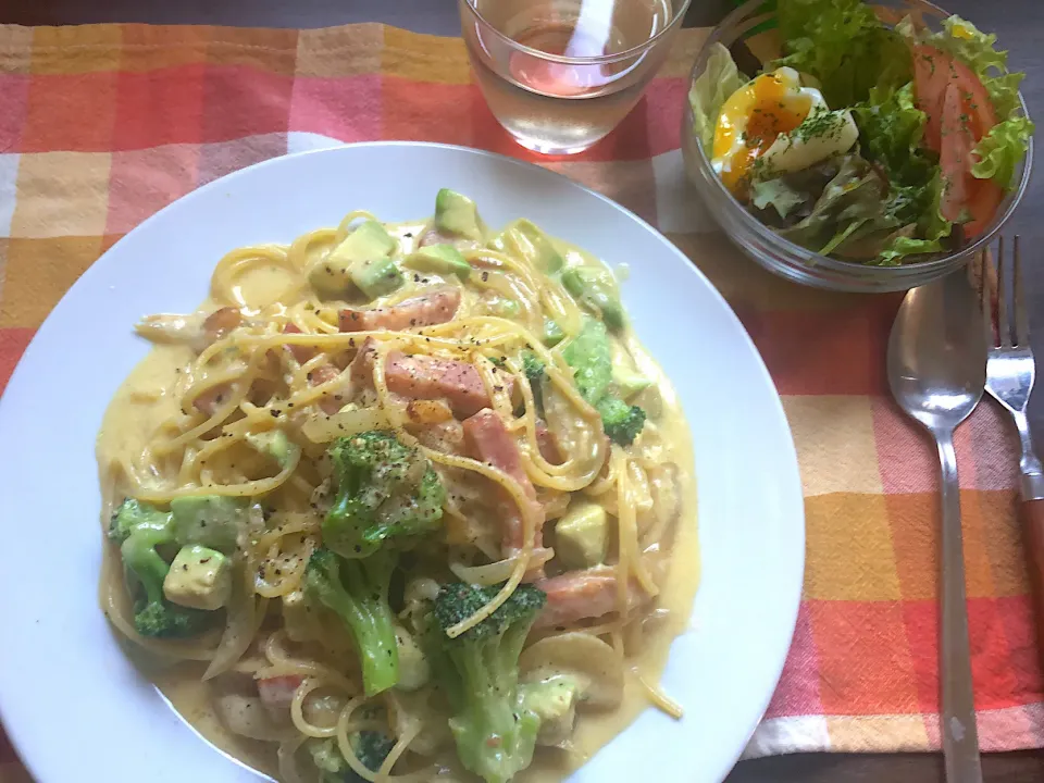 アボカドブロッコリーのカルボナーラ🍝|ゴンさん