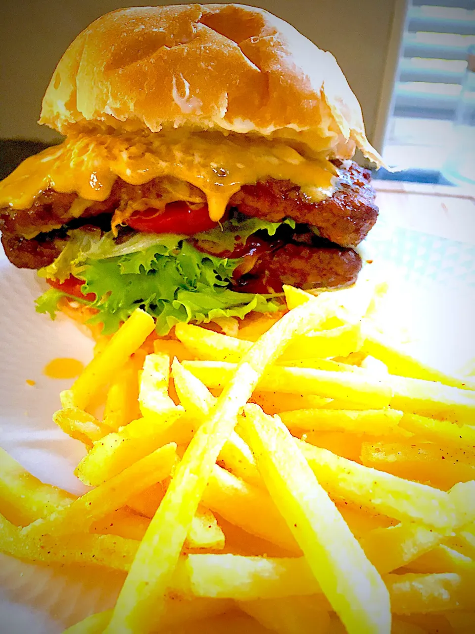 Snapdishの料理写真:Rib burger 😋|Fifiさん