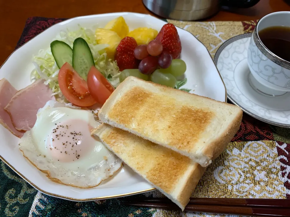 静かなGWの朝ゴパン😋☕️|ｋｚｓｙｋさん