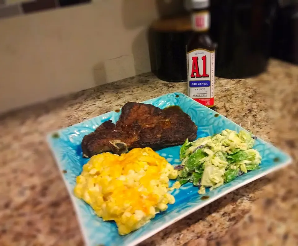 Southern Style dinner: Steak on the BBQ, creamy Mac n' Cheese and Avocado-Spinach Coleslaw 🥗🥑|MaggieH17さん