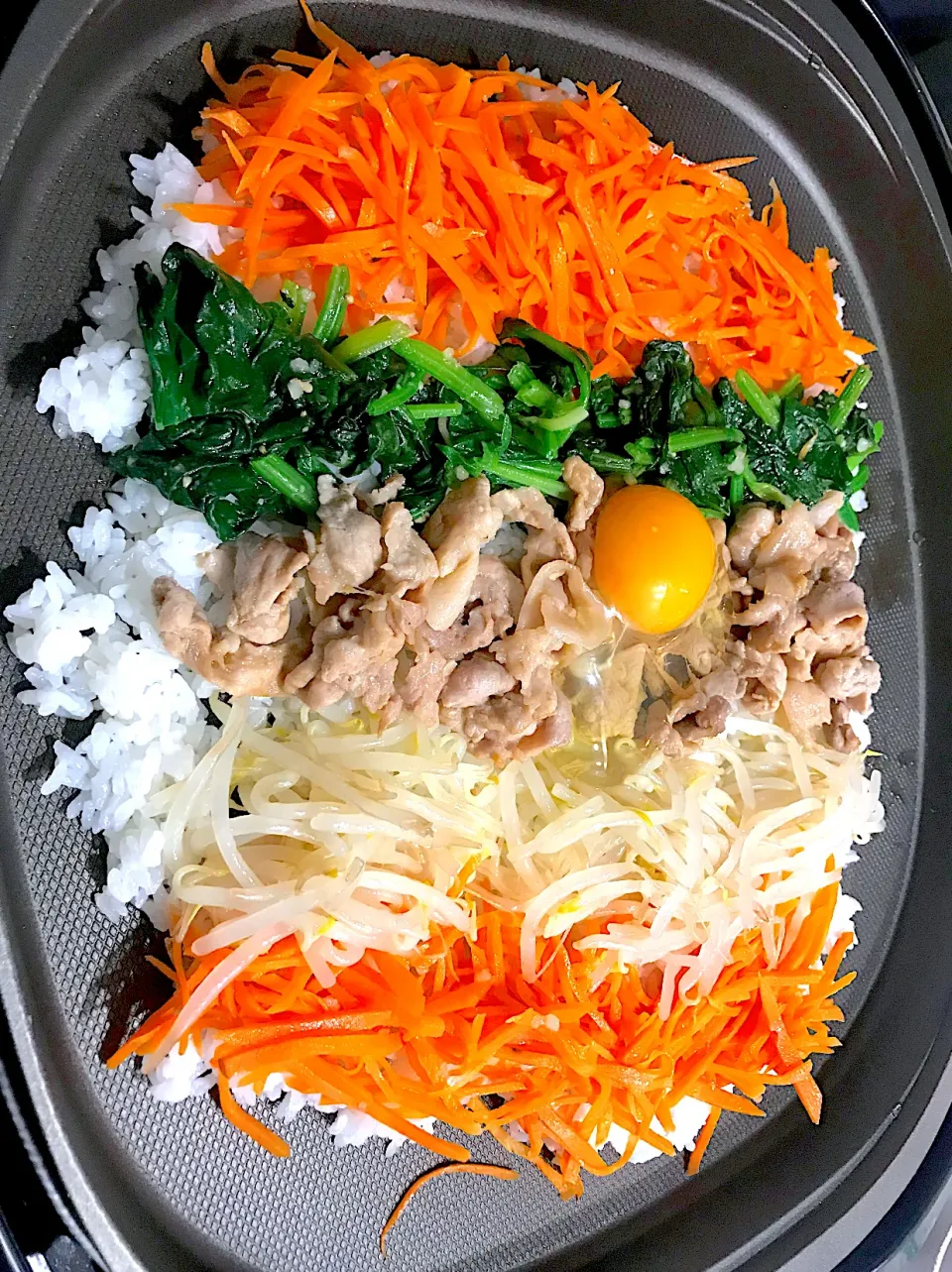 Snapdishの料理写真:ホットプレートビビンバ|syuposyupoさん