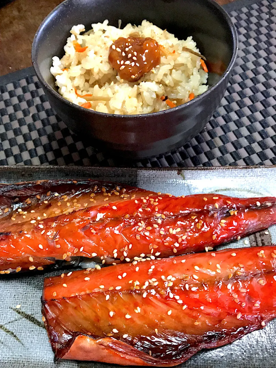 鯖のみりん干しとかやくご飯|ま〜てぃんさん