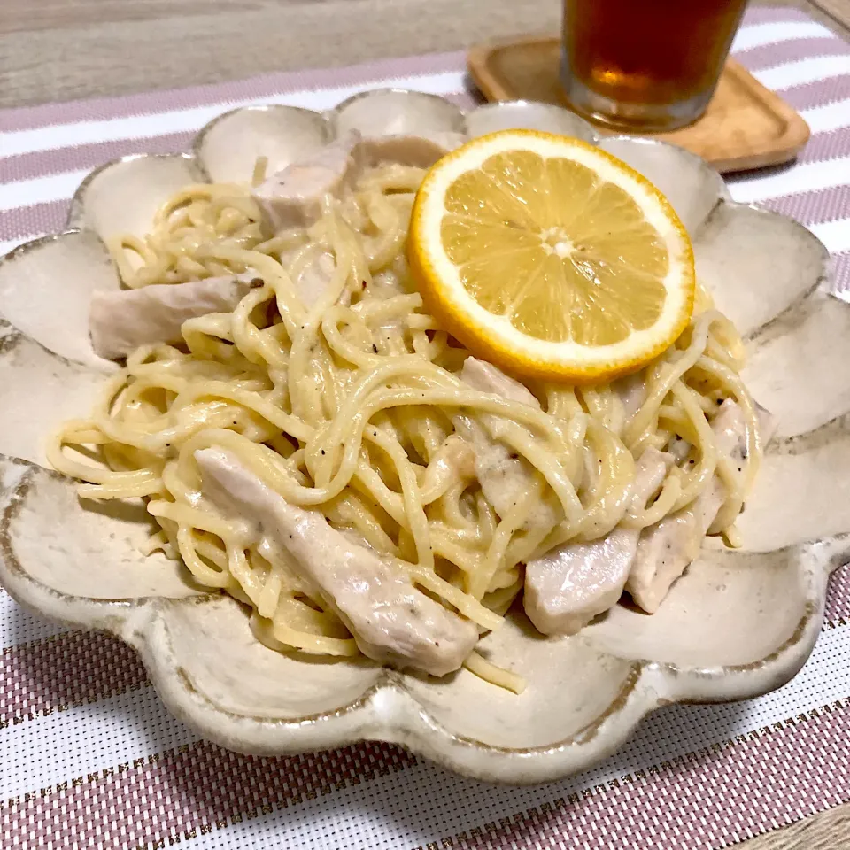 レモンクリームパスタのお昼ごはん|ゆかｕさん