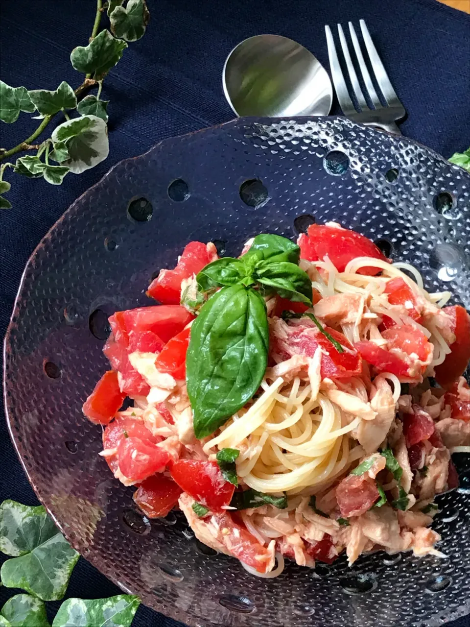 🐟🍅由比缶詰所の美味しいツナと　トマトの冷製カッペリーニ🍝|Hollyさん