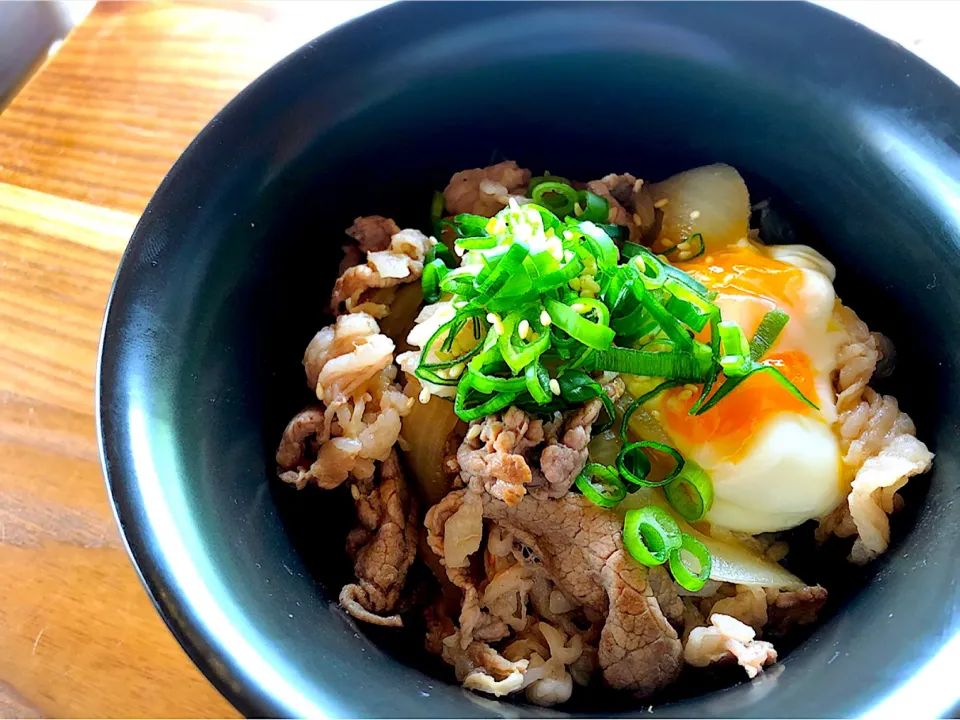 Snapdishの料理写真:お店の味！簡単うまうま牛丼😋|はるきちさん