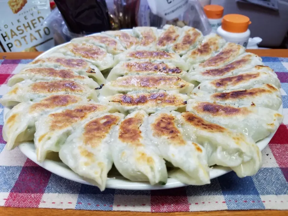 Snapdishの料理写真:ぎょーざー🥟👨‍🍳|東京の豆太郎®さん