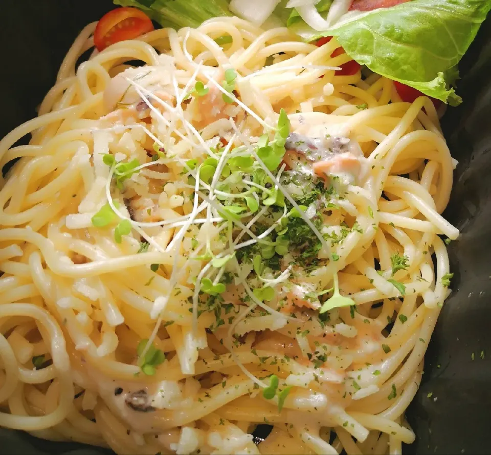 Snapdishの料理写真:Salmon Pasta Topped with Micro Greens|Chef Ponponさん