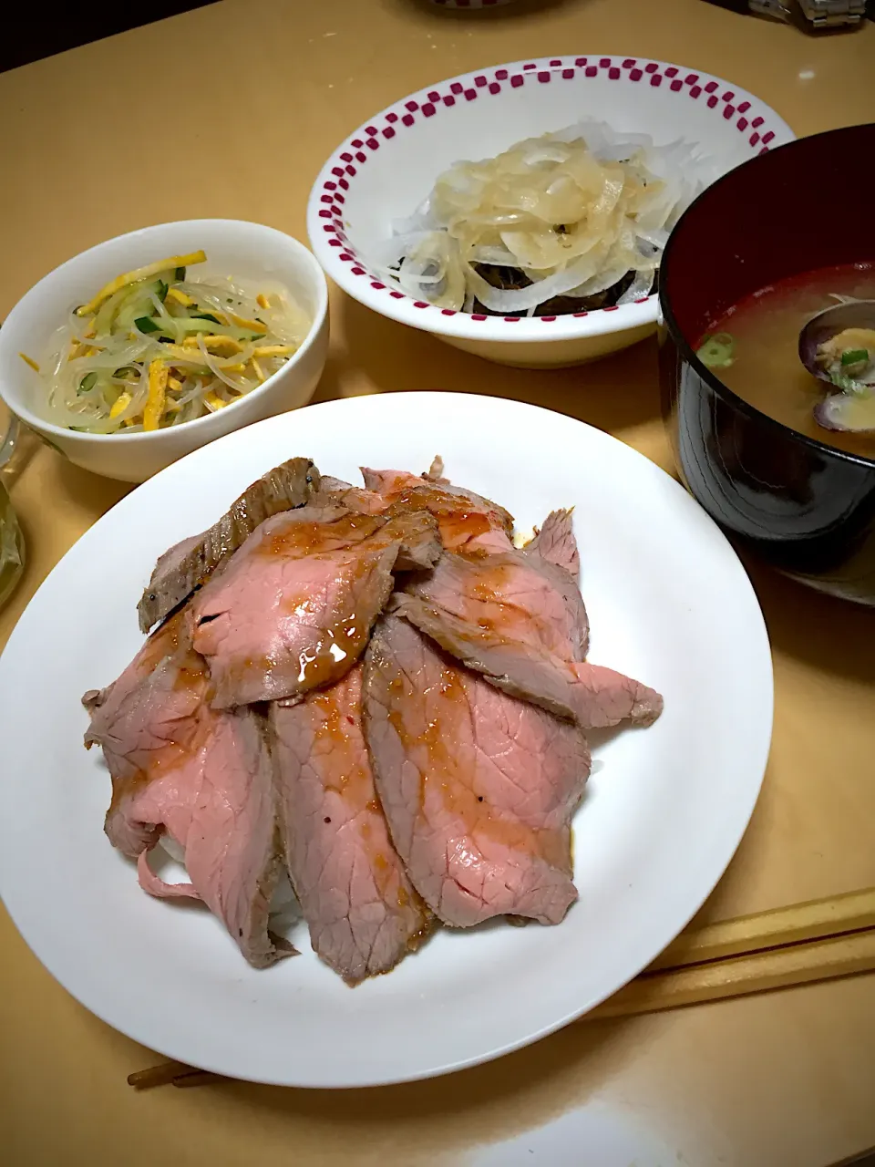 単身赴任中の男飯(ローストビーフ丼)|おおもりの星さん