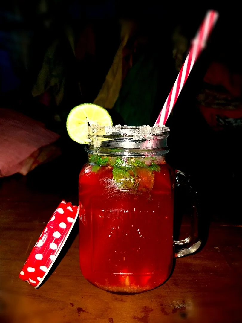 Snapdishの料理写真:Hibiscus lemonade|Arpitaさん