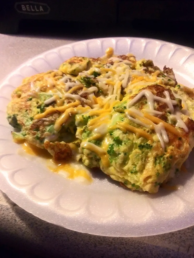 Snapdishの料理写真:broc n egg stir w cheese|joanna mooreさん