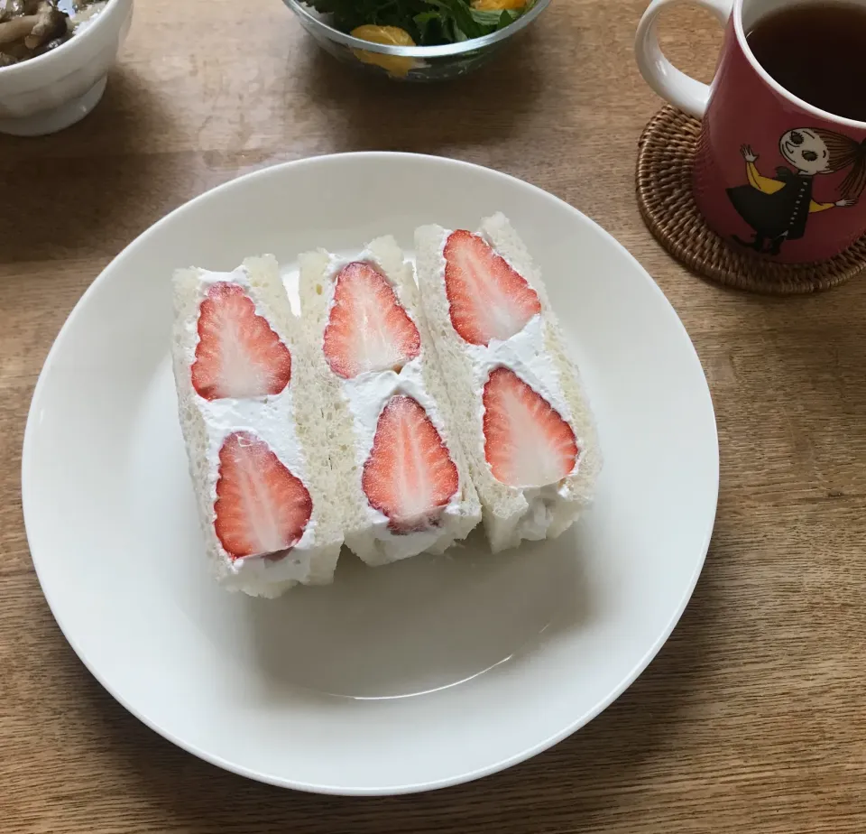 いちごサンド🍓|ボンジュール！さん