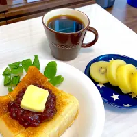 Snapdishの料理写真:あんバタートースト🍞|yukaさん