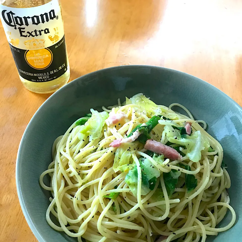 菜の花と春キャベツ、ベーコンのパスタ|akoさん