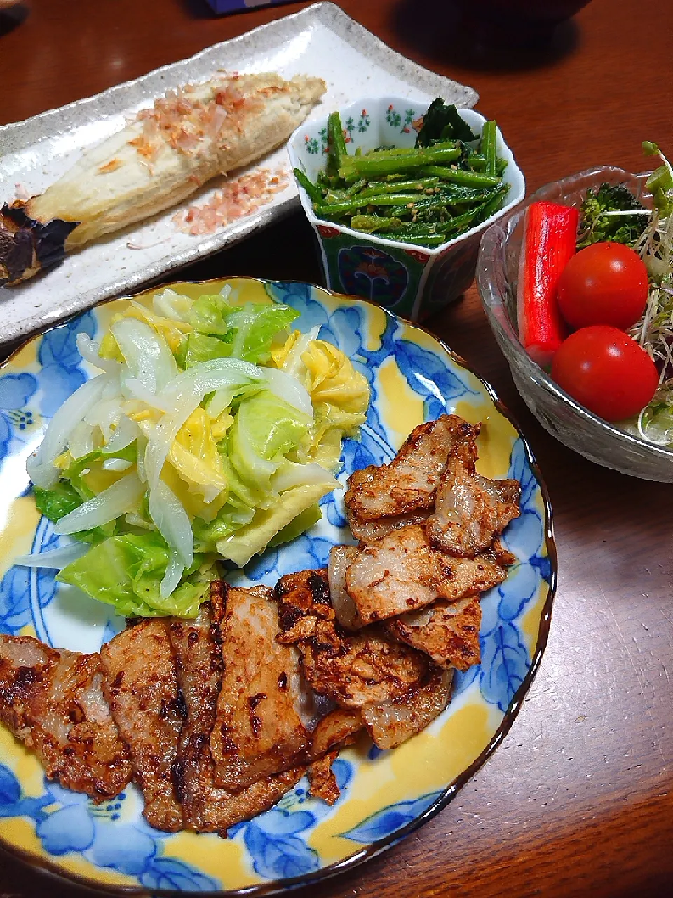 Snapdishの料理写真:回鍋肉
焼き茄子
ほうれん草胡麻和え
サラダ|ぱやさん