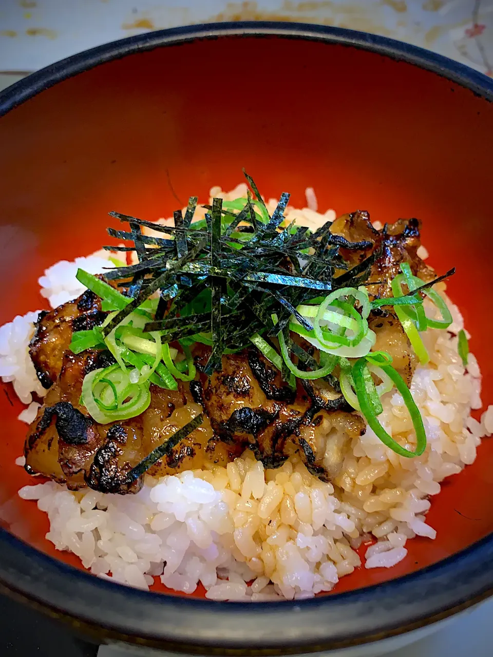 Snapdishの料理写真:松阪牛ホルモン丼|心に七つの傷の男さん