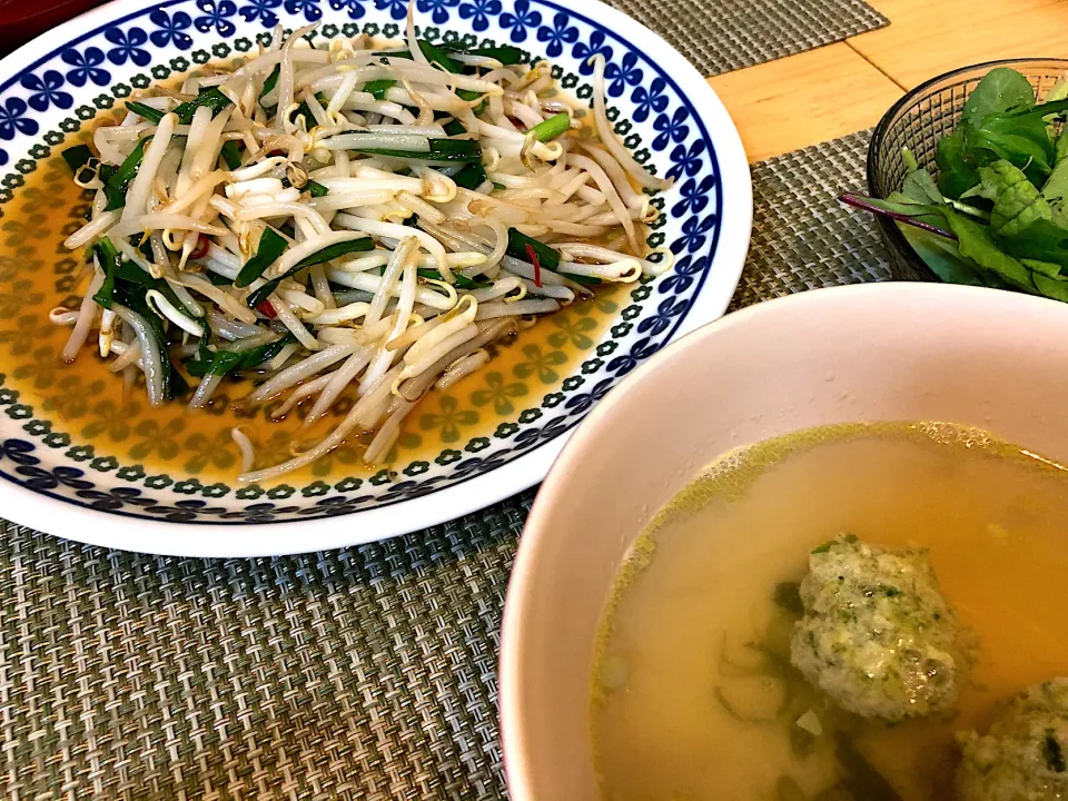 もやし炒めと餃子の具の肉団子スープ|こぐまさん