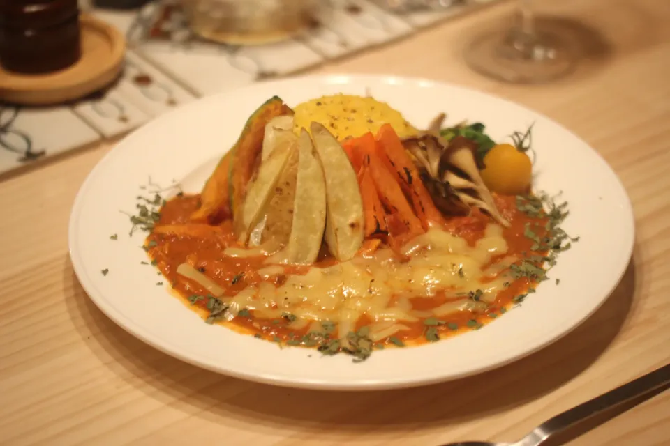 野菜の素揚げとチキンカレー|もちあざらしさん