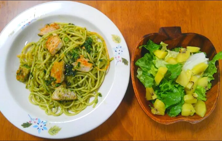 ４月２７日　めかじきのバジルソースパスタ　キウイのグリーンサラダ|いもこ。さん