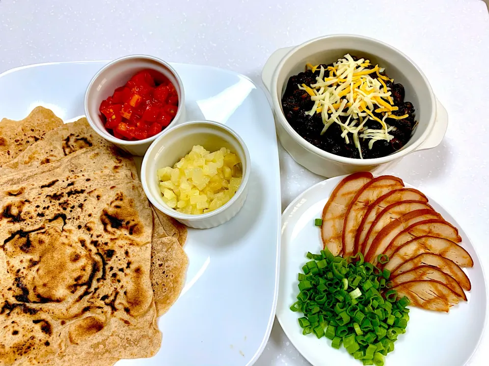 Smoked Chicken, Mexican Black Beans and Paratha|gonbenさん