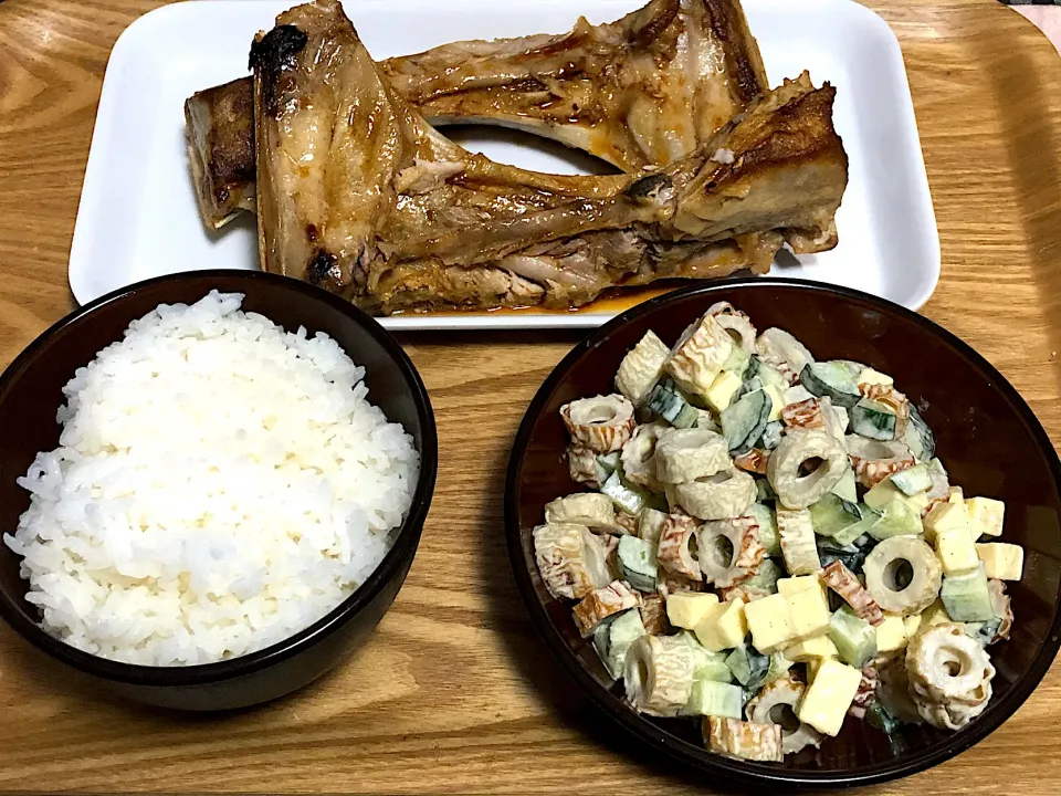 Snapdishの料理写真:☆まぐろのカマ焼き　☆ちくわときゅうりとチーズのマヨネーズ和え|まぁたんさん