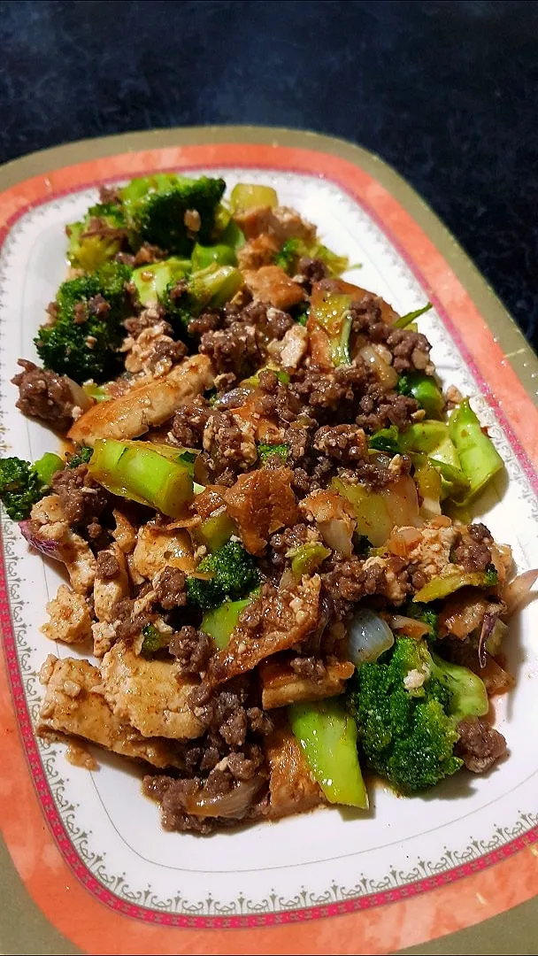 Kim Reyes's dish stir fry brocolli with tofu and minced beef|Kimkirimkimさん