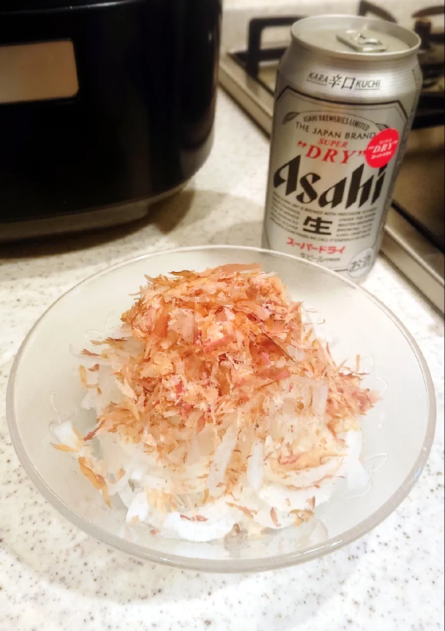 Snapdishの料理写真:新玉ねぎdeオニスラぁ～ε٩( º∀º )۶з
#簡単おつまみ🍺
#血液サラサラ～❤️|GGGさん