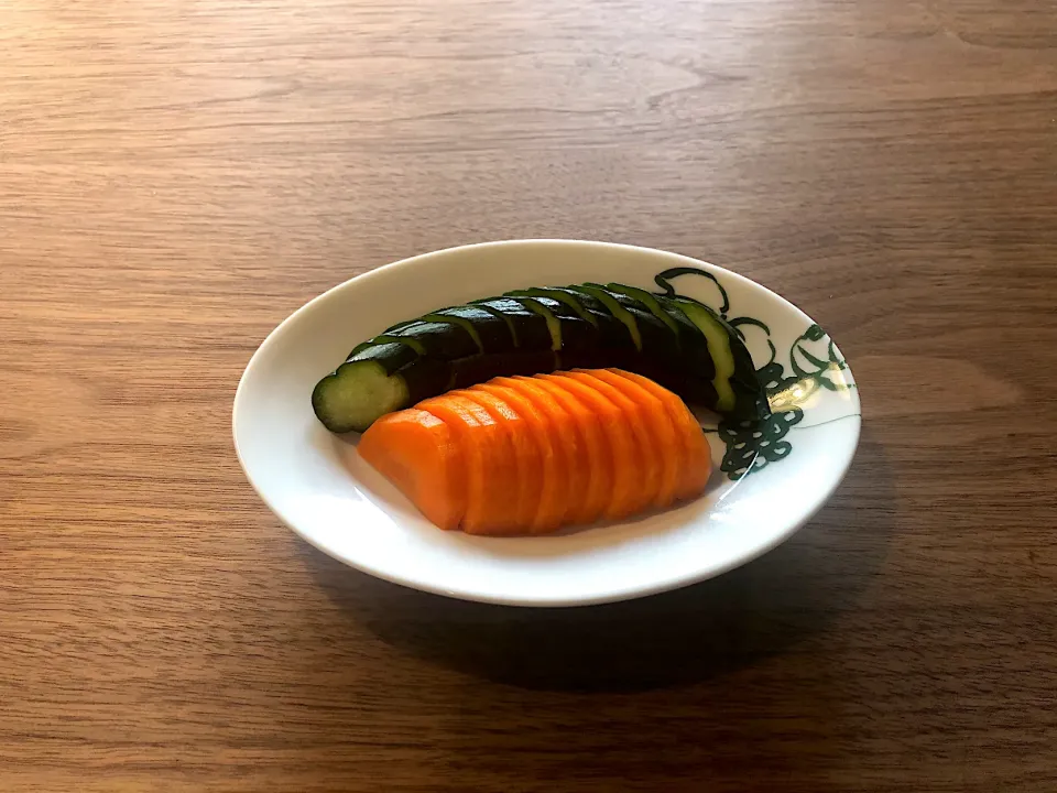 自家製ぬか漬はじめました🥒🥕|saoricocoさん