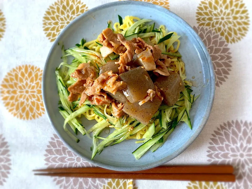 こんにゃくと豚肉でヘルシー冷やし中華♪|あやさん